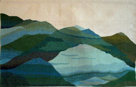 India Wandkleed – Green Hills – Handgeweven in Weave Art Gallery La Mère – 60 x 100 cm gallery la mere